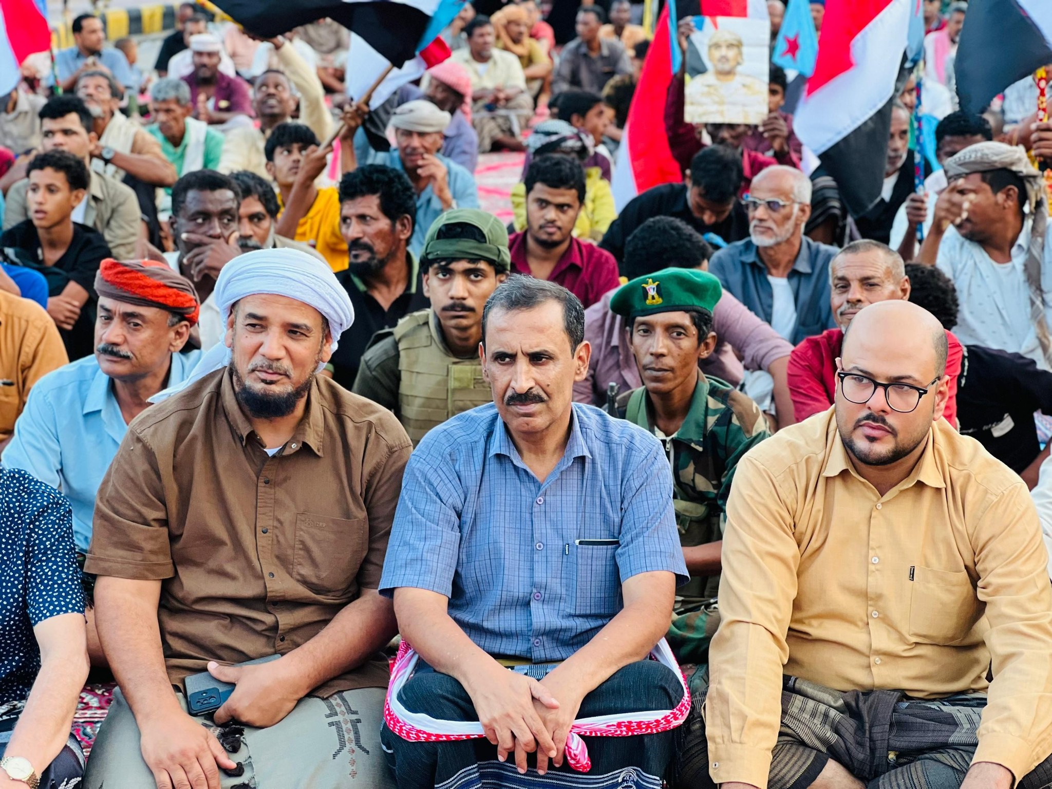 مقدم شمل قبائل يافع حضرموت، الشيخ أحمد عيسى بن هرهرة، يعلن انضمامه إلى مخيم الاعتصام المفتوح بساحة القرار قرارنا بالمكلا. #القوات_الجنوبيه_طارده_للارهاب 