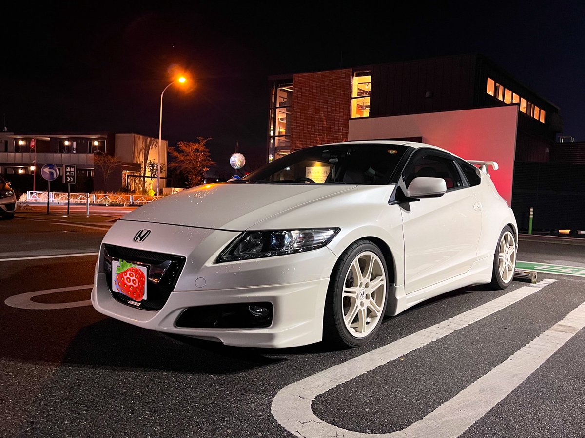 スタバの苺ミルクティー美味しかった😁