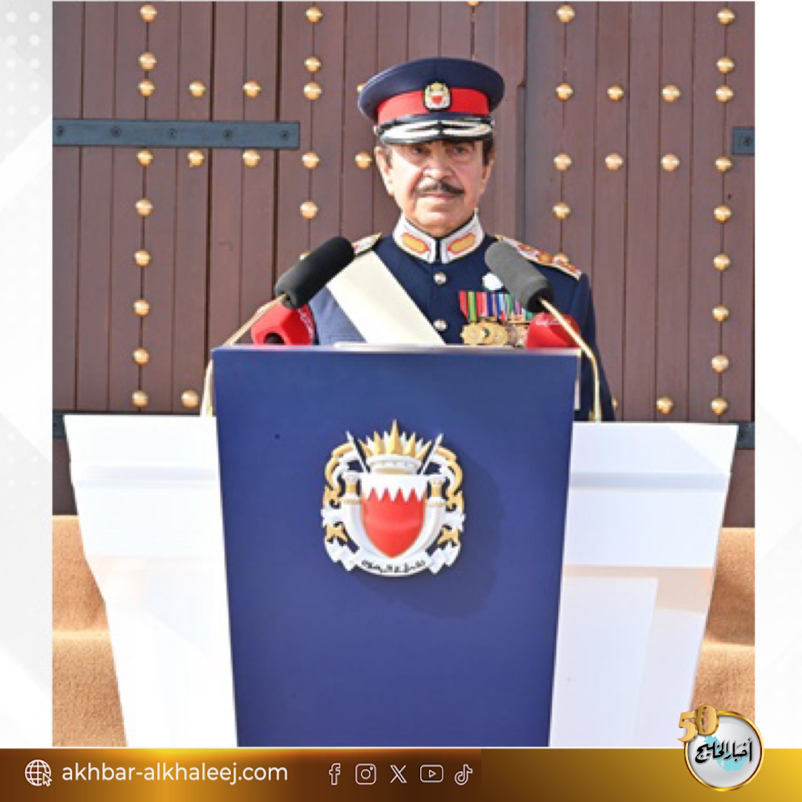 في احتفال وزارة الداخلية بمناسبة يوم شرطة البحرين... وزير الداخلية: هذه الوزارة السيادية يستقيم أمرها بالولاء والإخلاص ويمس سمعتها ما هو عكس ذلك ولم ولن أسمح إلا بما يرفع شأنها ويصون مكانتها #البحرين 