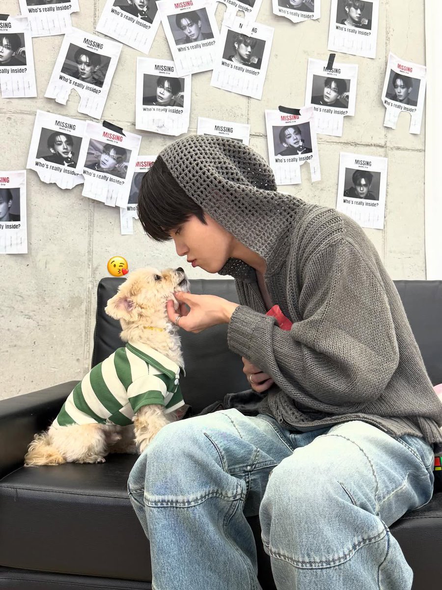 nice_vrverrer's tweet photo. 제발그만
그만
너무그렇게까지사귀고싶게굴진말어.........
부탁이니까...제발....... https://t.co/1a5bhGzxqv
