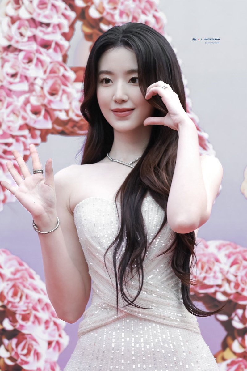 251206🎀

#叶舒华 #舒華 #슈화
#아이들 #IDLE #SHUHUA #AAA2025_KAOHSIUNG