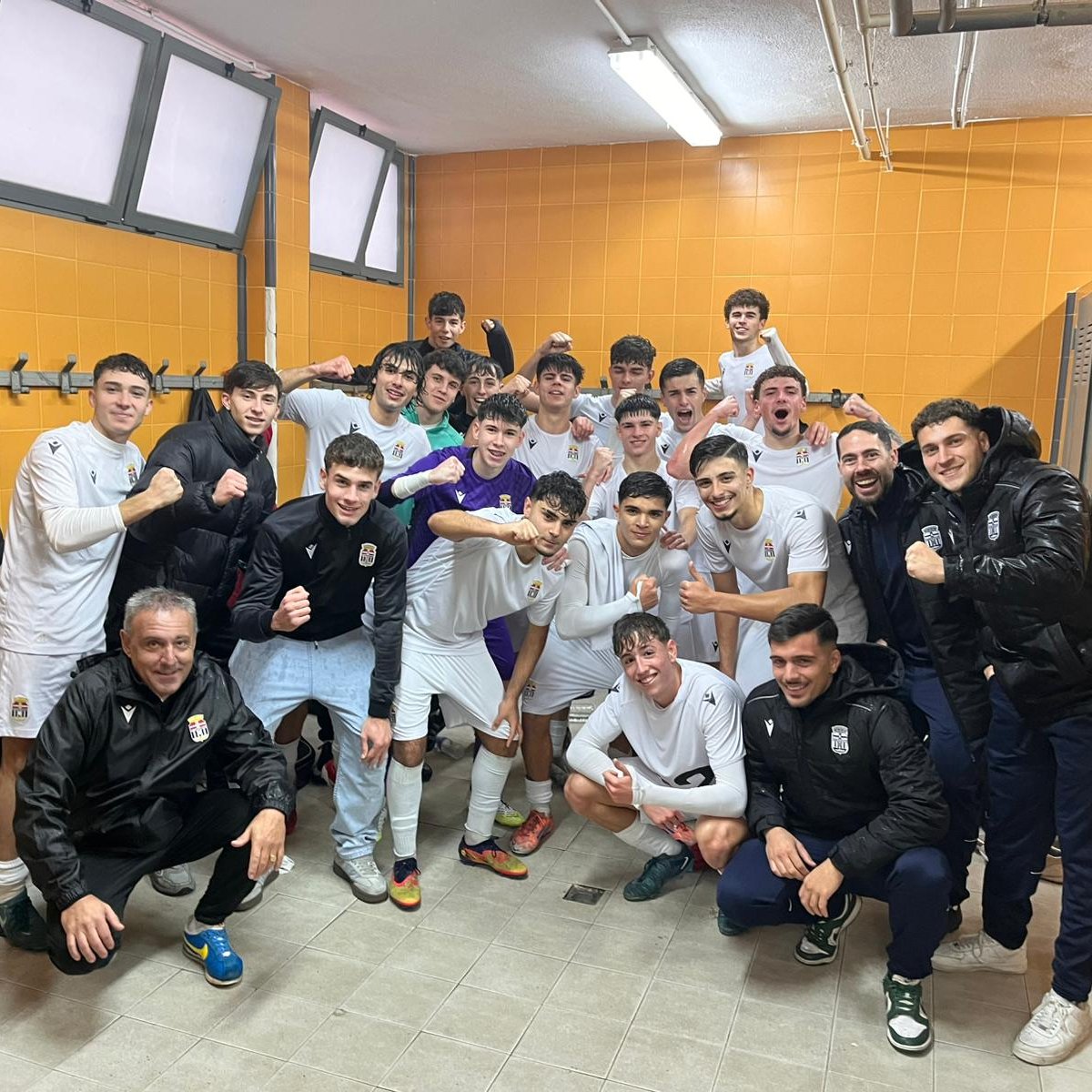 JUVENIL A | 1-2

Un gol de Fulo en el 90' rompe la mala dinámica de resultados en Beniaján, y nos consolida en el liderato de #LigaNacional.
➕3⃣
Abrió el marcador Unai en el 7', empató el <a href="/BeniajanUCAMCF/">Beniaján CF</a> antes del descanso, y el fruto del trabajo llegó en el tramo final.