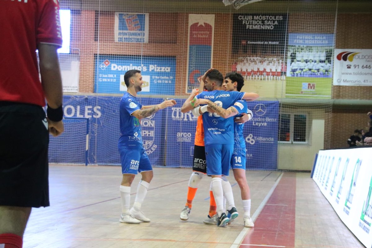 Nos despedimos de casa por este año con un +3 ante un gran rival…
fsmostoles.es/2025/12/14/vic…
📸 <a href="/maqueda1992/">Iván Maqueda Encinas</a>