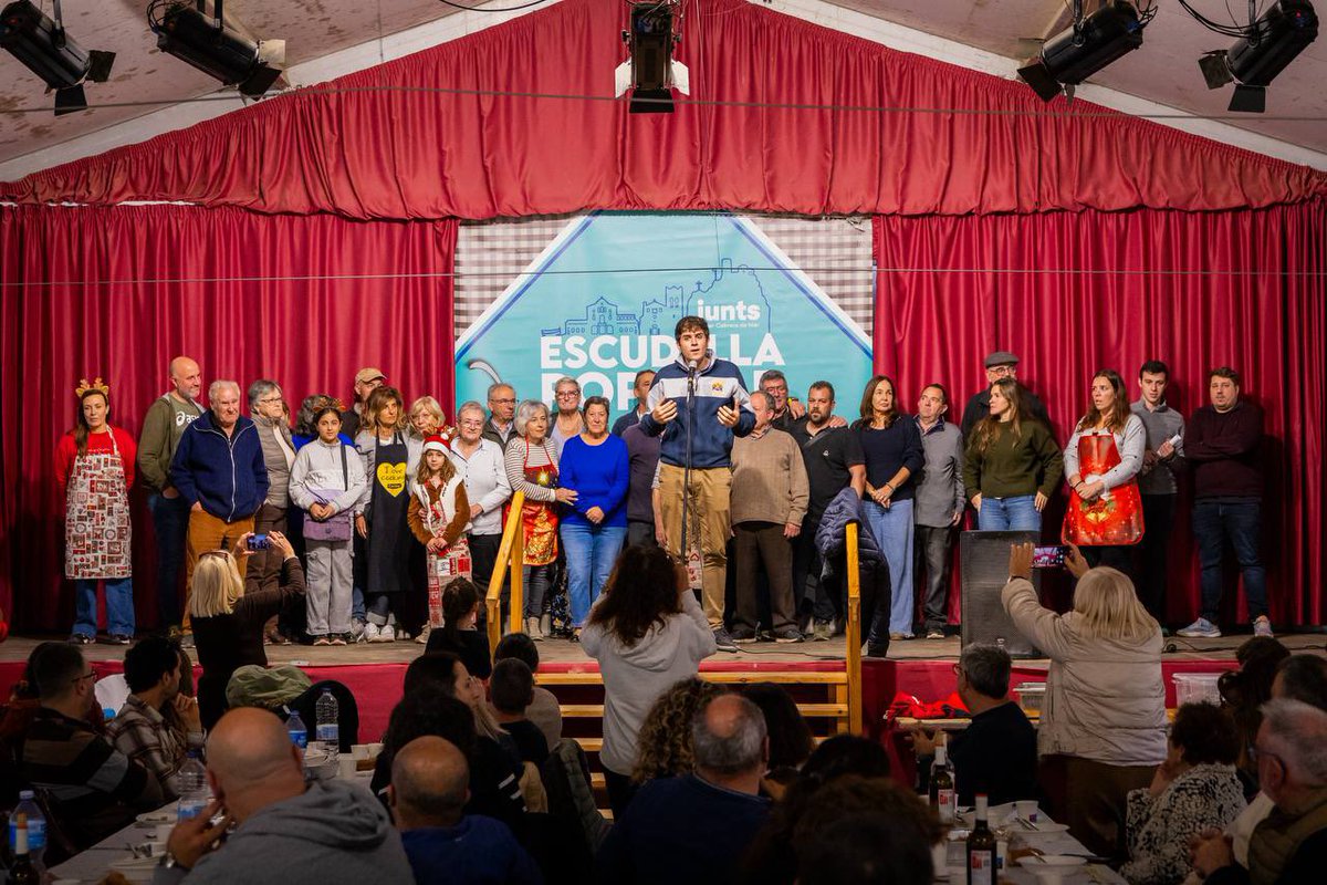 🍽️El secretari general <a href="/jorditurull/">Jordi Turull i Negre</a>, la secretària d’organització <a href="/judithtoronjo/">Judith Toronjo Nofuentes🎗️</a> i l’alcalde @oscar_cdm participen a l’IV Escudella Popular a favor de La Marató a Cabrera de Mar organitzat per <a href="/juntscabrera/">Junts Cabrera de Mar</a>. 

👥 També hi han sigut presents la diputada i cap de llista de Vilassar