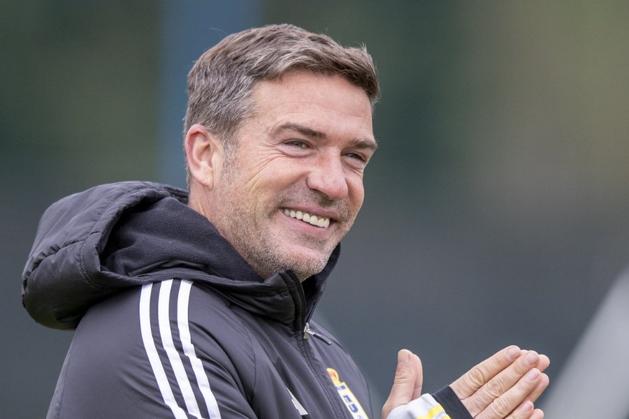 FichajesRSG's tweet image. Y te miro y no puedo parar de reir
Porque sé que tu ves lo mismo que yo ví
Pídeme lo que quieras y diré que sí 
Pide una tontería pero núnca
No me faltes núnca
Yo tengo derecho a ser feliz
No te vayas lejos
Lejos es muy lejos para mi