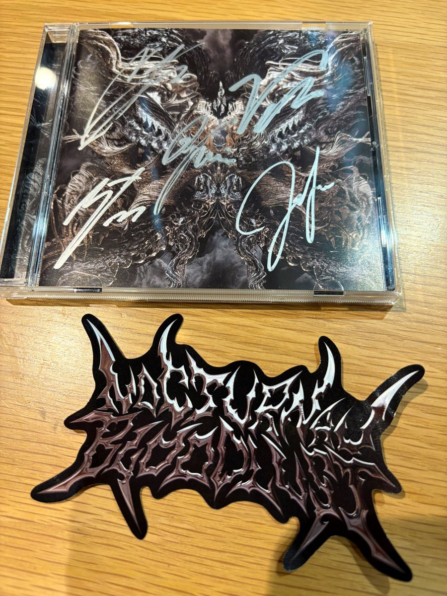 violetvk's tweet image. 今日はノクブラのワンマンツアー初日clubasiaへ。注目は「ライブで再現可能なの?」と思った新曲Devil Inside‼️スクリーン映像➕演奏が凄くカッコよかった。

音数！BPM！Gtソロ！聴いてるだけで腱鞘炎になりそう(メタラー的超絶褒め言葉🎸)

#Devilinside
 #nocturnalbloodlust 
#The_Aftermath_tour