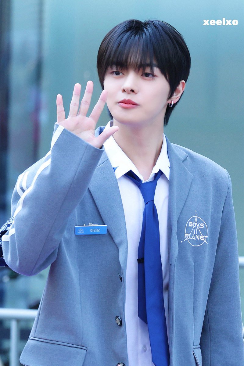 しいな tweet media