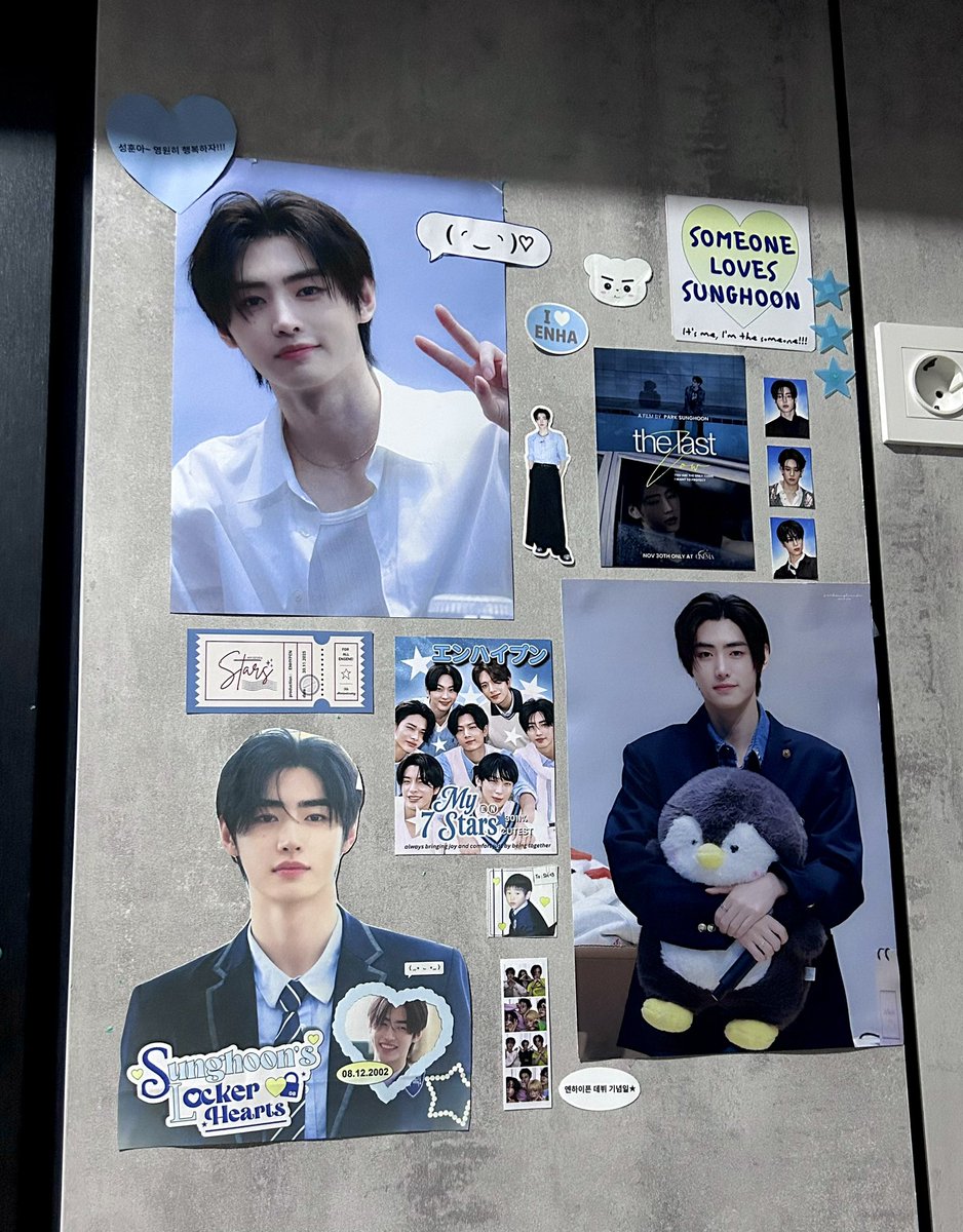 Semalem gabisa tidur dan impulsif membuat beginian saking senangnya bulan ini full enha dan sunghoon terus🥹 Makasih sudah biru biru ya event event dan freebies kesayangan🥹🫶🏻

In frame ada printilan dari <a href="/HeartInLocker/">SLH ♡</a> <a href="/twelvebleu/">12 𐙚 febwonie</a> <a href="/_untoldproject/">Highway To Heart 🛣️💓</a> <a href="/CashmereFlaneur/">Cashmere Flaneur</a>