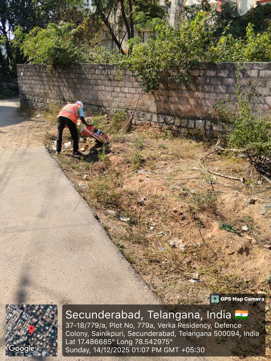 amoh_c28's tweet photo. @Doc_JCB @GHMCOnline Good evening madam cleared the garbage from a specific location. https://t.co/O2jvIRjE8k