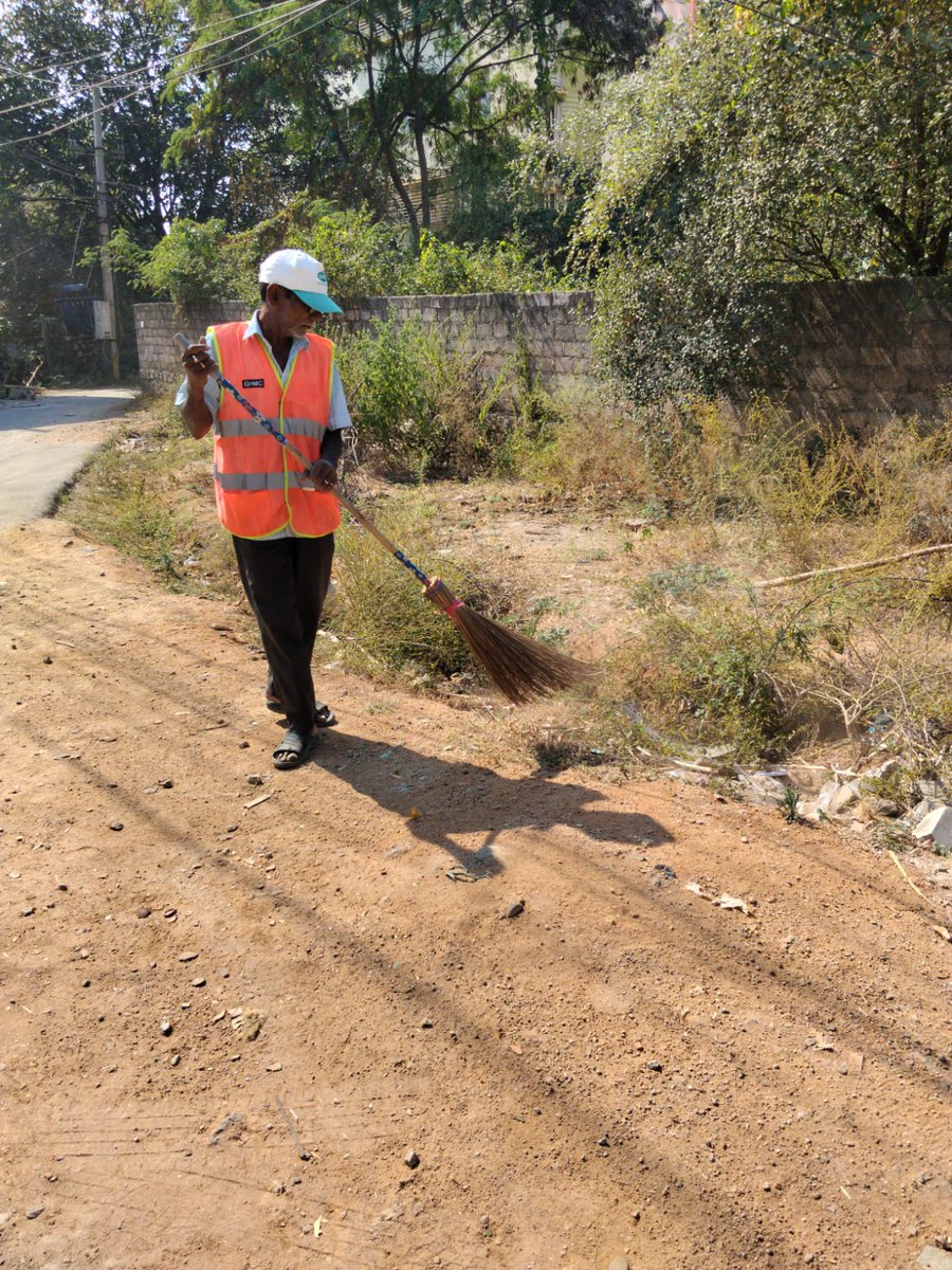 amoh_c28's tweet photo. @Doc_JCB @GHMCOnline Good evening madam cleared the garbage from a specific location. https://t.co/O2jvIRjE8k