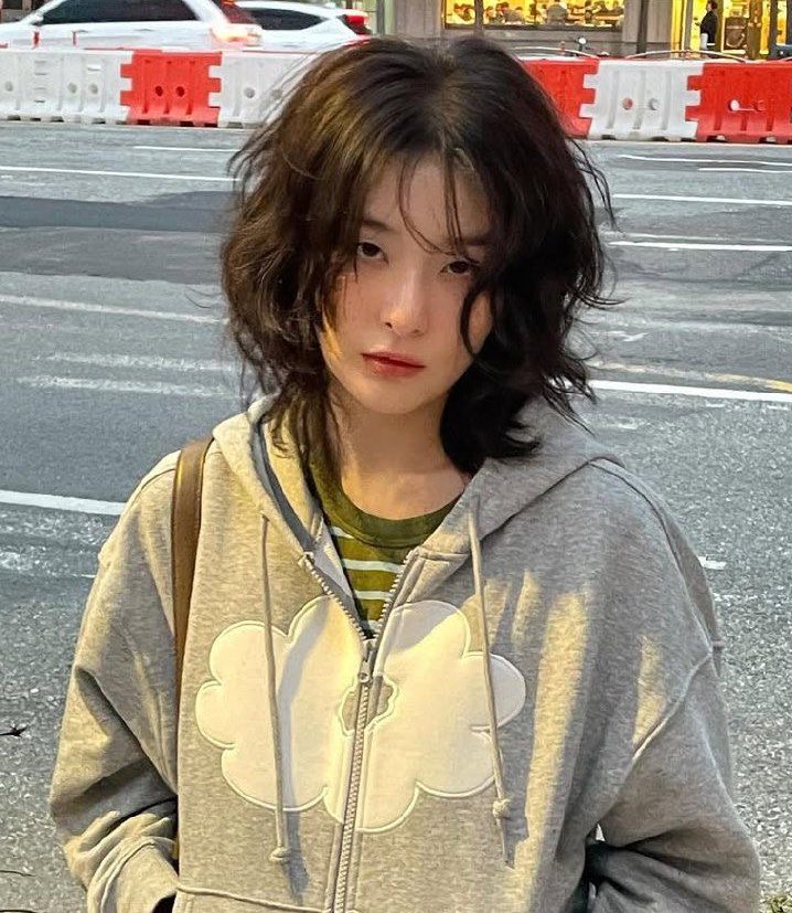seulreneutt's tweet photo. this doomed yuri life is not for the weak https://t.co/zKz8eRilg4