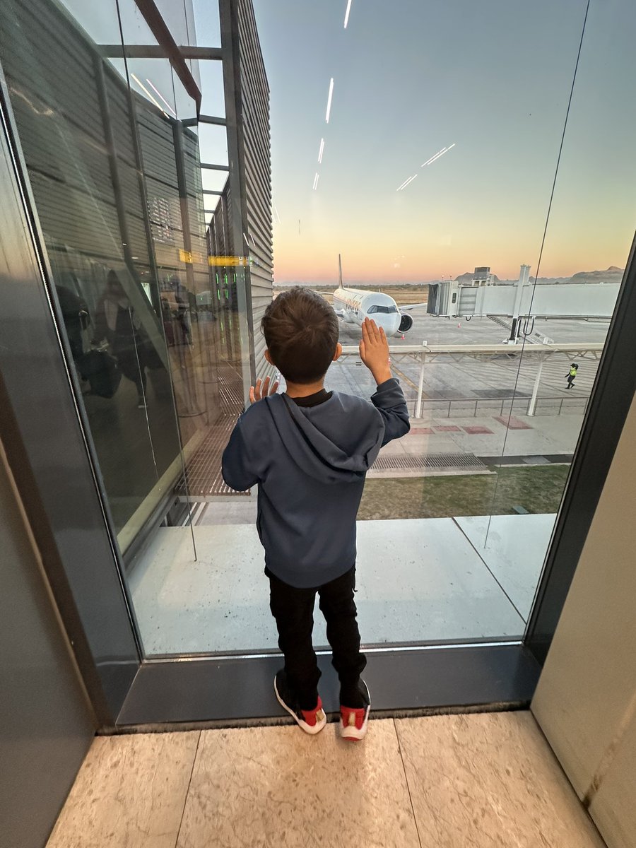 ttovart's tweet photo. Muchas gracias Alan @aeropuertosGAP
¡Son lo máximo! En nuestro mundo neurodivergente hacen que este viaje sea más fácil. #Hermosillo #GAPBLUE https://t.co/wiT2vwEWuG