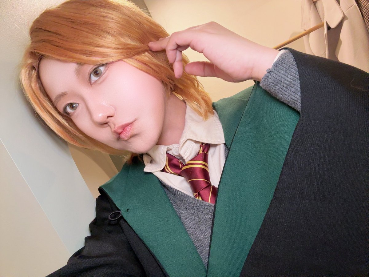 ジョージで参加しました
双子まさかやれるとは！！

はじめましての方も多かったけど優しくてかわいい人しかいなかったので楽しい時間を過ごせましたありがとう🥰🪄🎄

ドラコのローブを奪いました😆
#暖炉のそばで1214