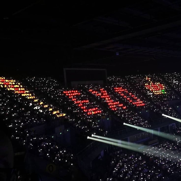 Yixing's Wife ❤️💙💚⁹ tweet media