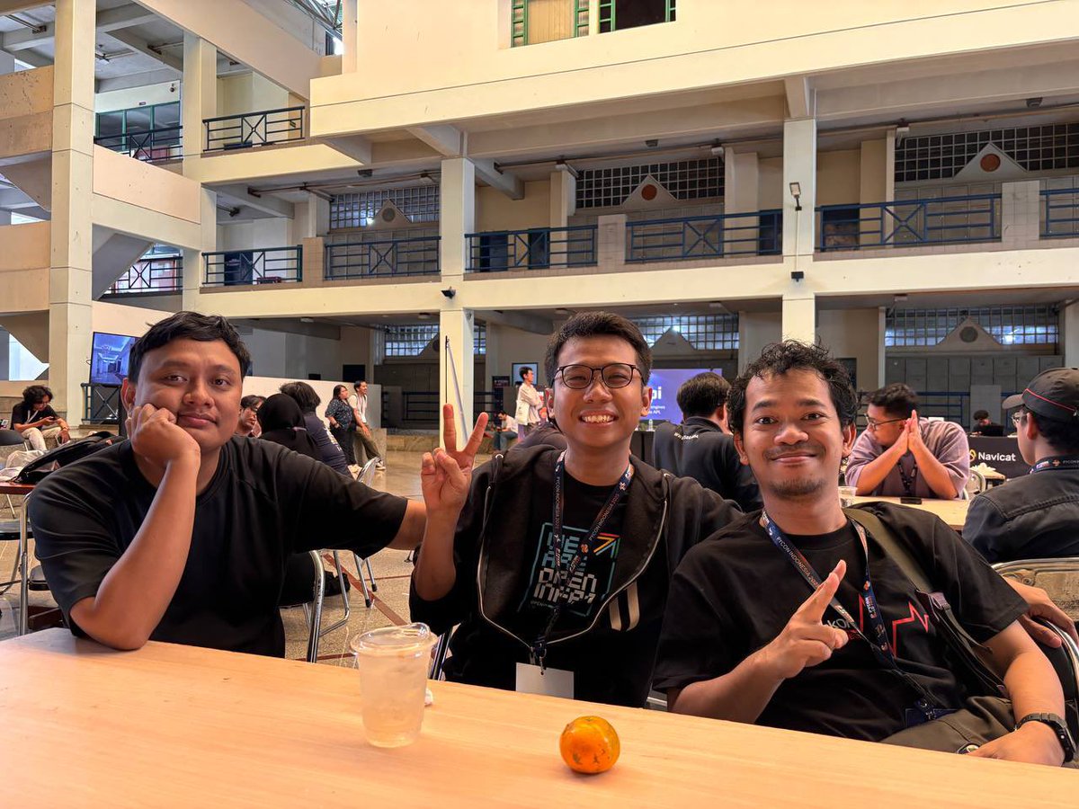 Kadal ijo di PyCon ID 2025.