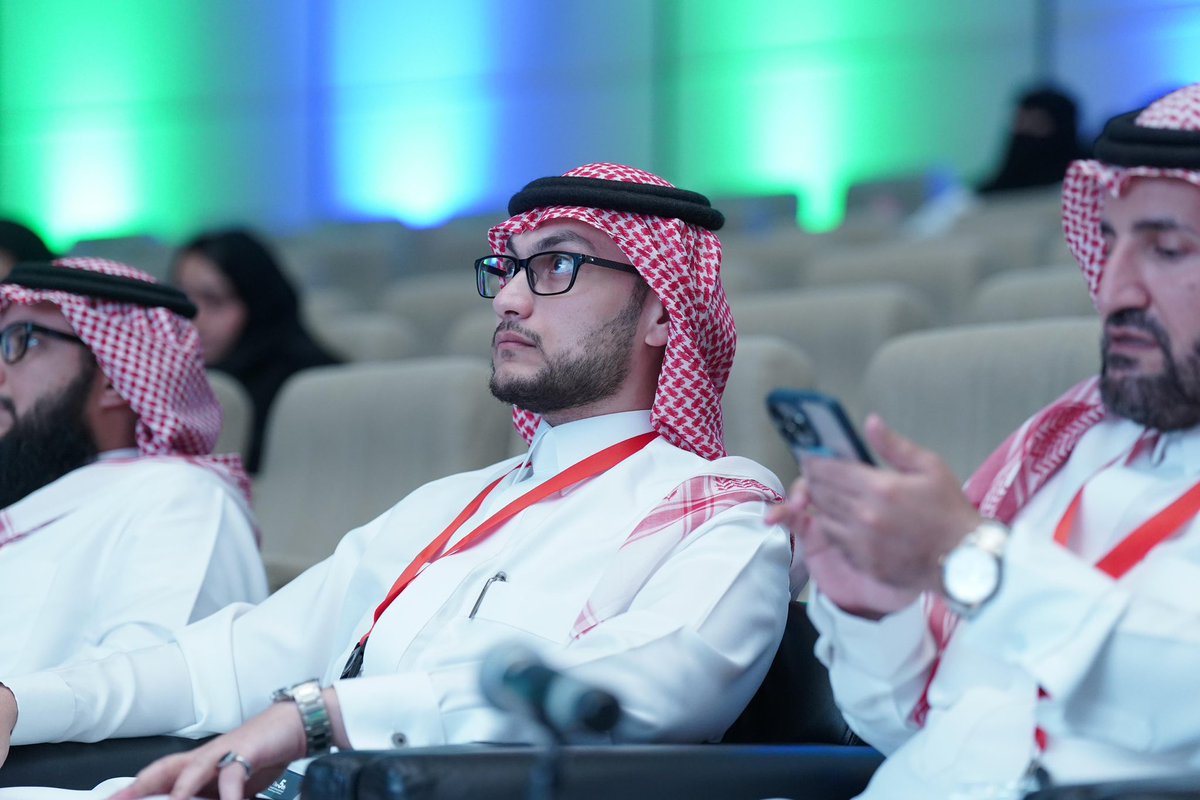 تشرفت برئاسة اللجنة العلمية لهذا العام،
والشكر موصول لزملائي وزميلاتي أعضاء اللجنة العلمية 🙏🏻
كانت تجربة ثرية وتعلمت منكم الكثير.
عمل جماعي يعكس روح الاحتراف والتكامل.
والحمد لله على التمام والتوفيق.

<a href="/hanasobayel/">H a n a A l s o b a y e l 🇸🇦</a> <a href="/AAlderaa/">Dr Asma Alderaa. اسماء الدرع</a>
<a href="/DR_YMA/">🐝Dr. Alshehre|د. يوسف الشهري</a> <a href="/Draldhahi/">Monira Aldhahi</a>
<a href="/phdmohammedpt/">د. محمد بن منصور آل عبدالمحسن</a>
<a href="/Ali_Alsouhibani/">Ali Alsouhibani</a>