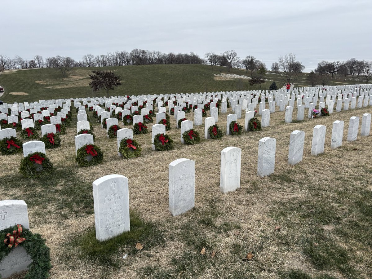 This year, not every headstone in Section 50 received a wreath — simply because there weren’t enough sponsorships.

Now from Dec 13–Dec 31, 2025, WAA will MATCH all veterans’ wreaths sponsored.
Let’s make sure no veteran is forgotten.
🎄 Sponsor a wreath. wreathsacrossamerica.org/pages/47974/Ov…