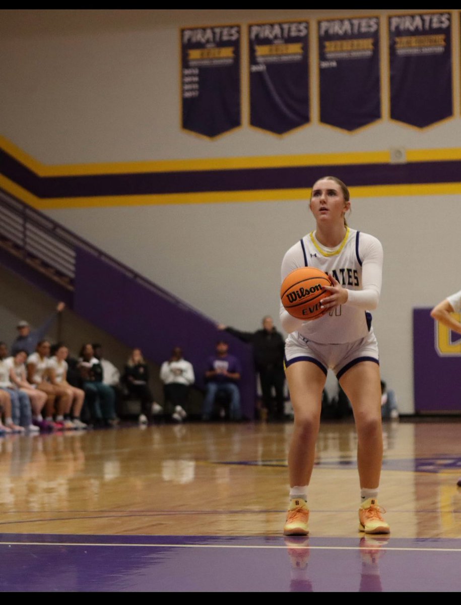Corinth_GBB's tweet photo. 8 games in @WandLBasketball commit @laurensizemore_ is filling the stat sheet. Huge contributions on both sides of the court! 11PPG, 7+ RPG, 2+APG, 2+SPG, 2+BPG! As well as hitting 14 3 pointers. Unbelievable leader and teammate! https://t.co/MdeR2BUc6g