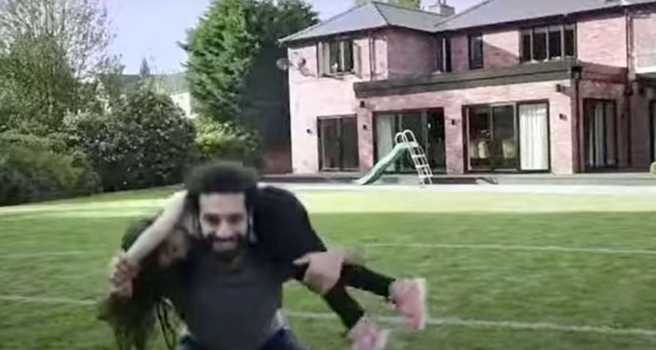 صحيفة «ميرور» البريطانية تنشر صورا لمنزل محمد صلاح الفاخر في منطقة «المثلث الذهبي» بمقاطعة تشيشير 