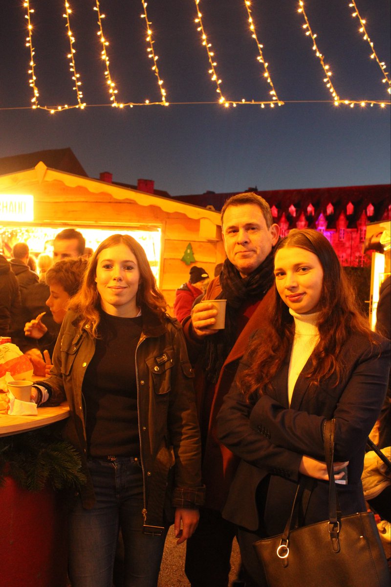 🎄 Nous étions bien présents hier au
marché de Noël de Lannion ! Un moment particulièrement convivial, à l'image de ce que doit rester notre ville : vivante, chaleureuse et fidèle à ses traditions.

Vivement 2026 !🇫🇷