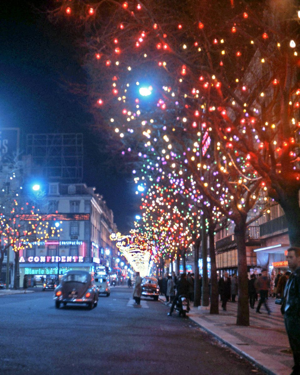 Magicalspain's tweet image. Christmas in Madrid, 1960.