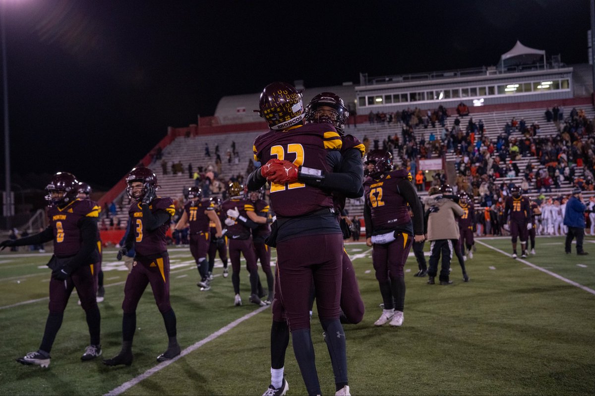 jack_span7's tweet image. STATE CHAMPS 🏆🏈Back to back!! 8x
All the work paid off. Brotherhood, grit, and heart from Day 1 to the final whistle. So proud of this team and this community. #StateChampions #ChampionshipSeason #BuiltNotBought #gobroncos #MontiniCatholic #8x #B2B #4aStatechampionship
