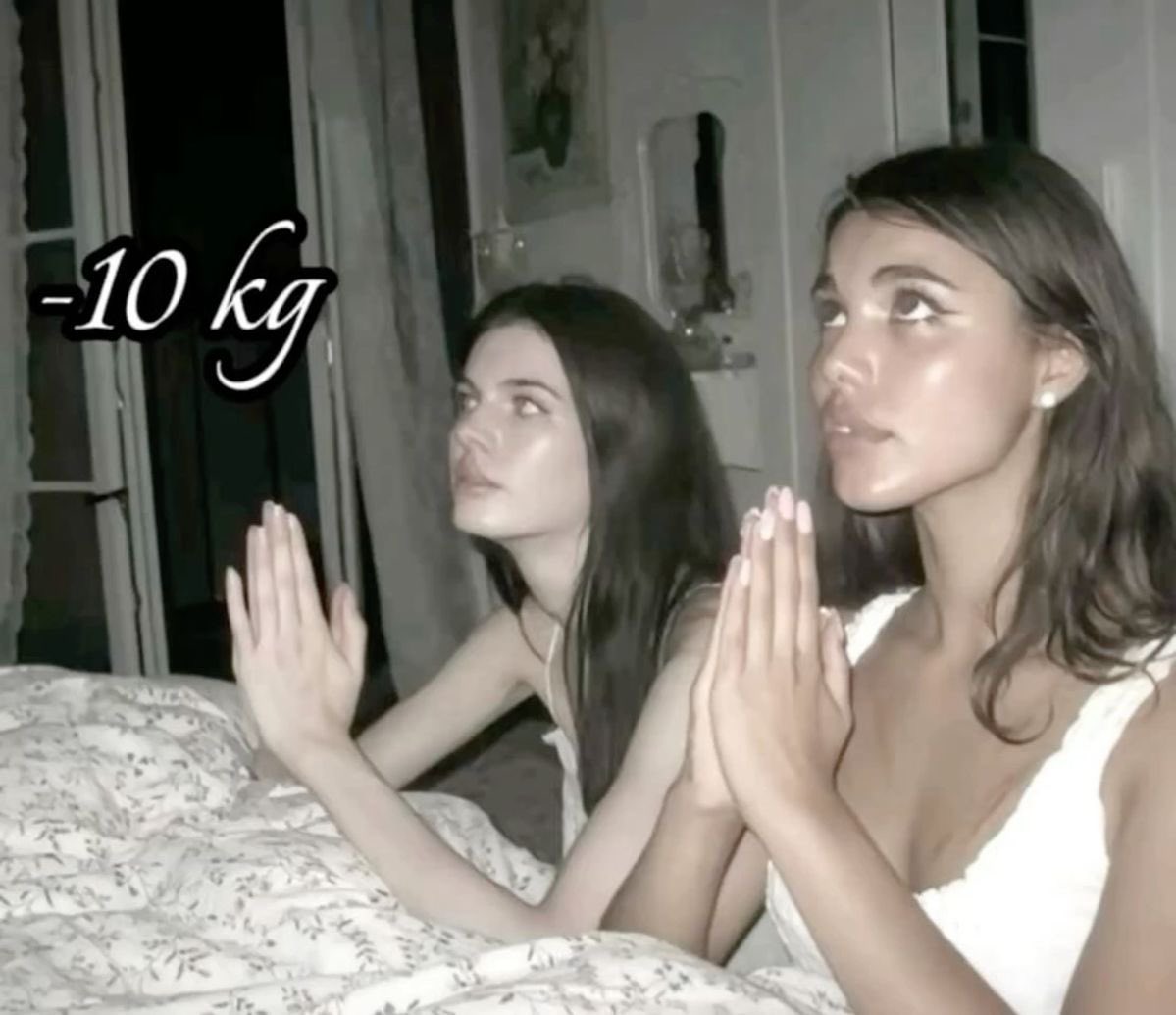 zombbbbie's tweet image. good evening oomfs