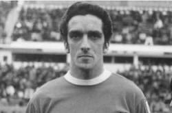 Jogadores que marcaram mais de 42 golos num ano civil pelo Benfica:

• José Torres
• Eusébio (x3)
• PAVLIDIS 

O primeiro estrangeiro. Entre as lendas 🌟