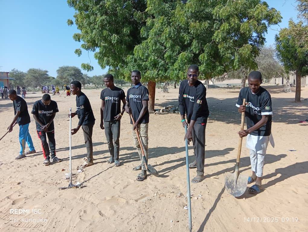 Ce dimanche, la communauté U-report Muryar Matasa s’est mobilisée au CES Chetima Amsa Gana de Cherimari pour une grande séance de salubrité.

💪 Merci à tous les participants.

👉 Vous aussi, rejoignez le mouvement ! Envoyez « Go » au 440 par sms.