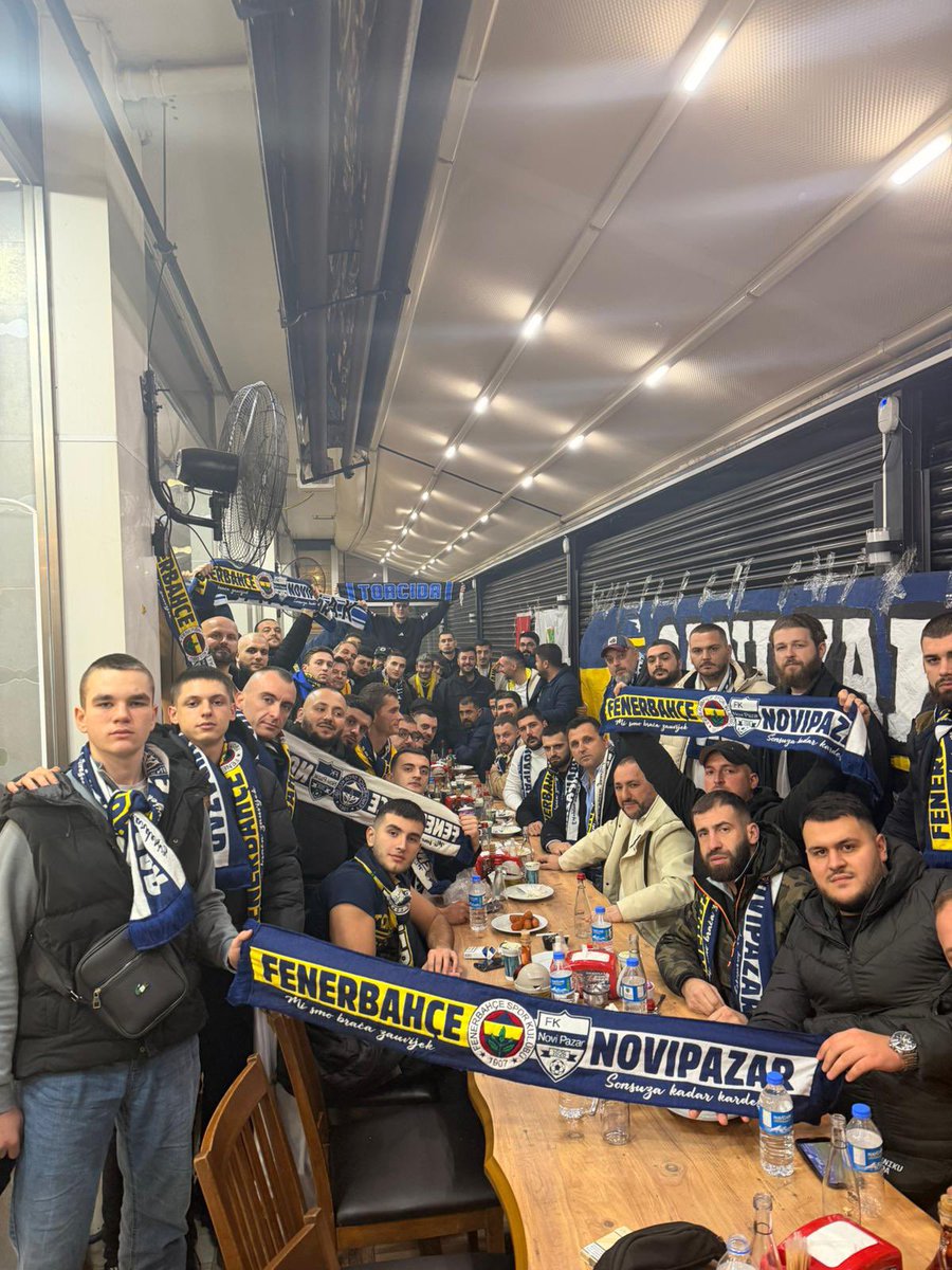 Fenerbahçe – Konyaspor maçı vesilesiyle Novipazarlı kardeşlerimiz misafirimiz oldu. 

Gösterilen ilgi ve misafirperverlik için Pendik Bosna Sancak Derneği Başkanı Sayın Erdoğan Erden ve Sancak Fener'e teşekkür ederiz.

#GençFenerbahçeliler