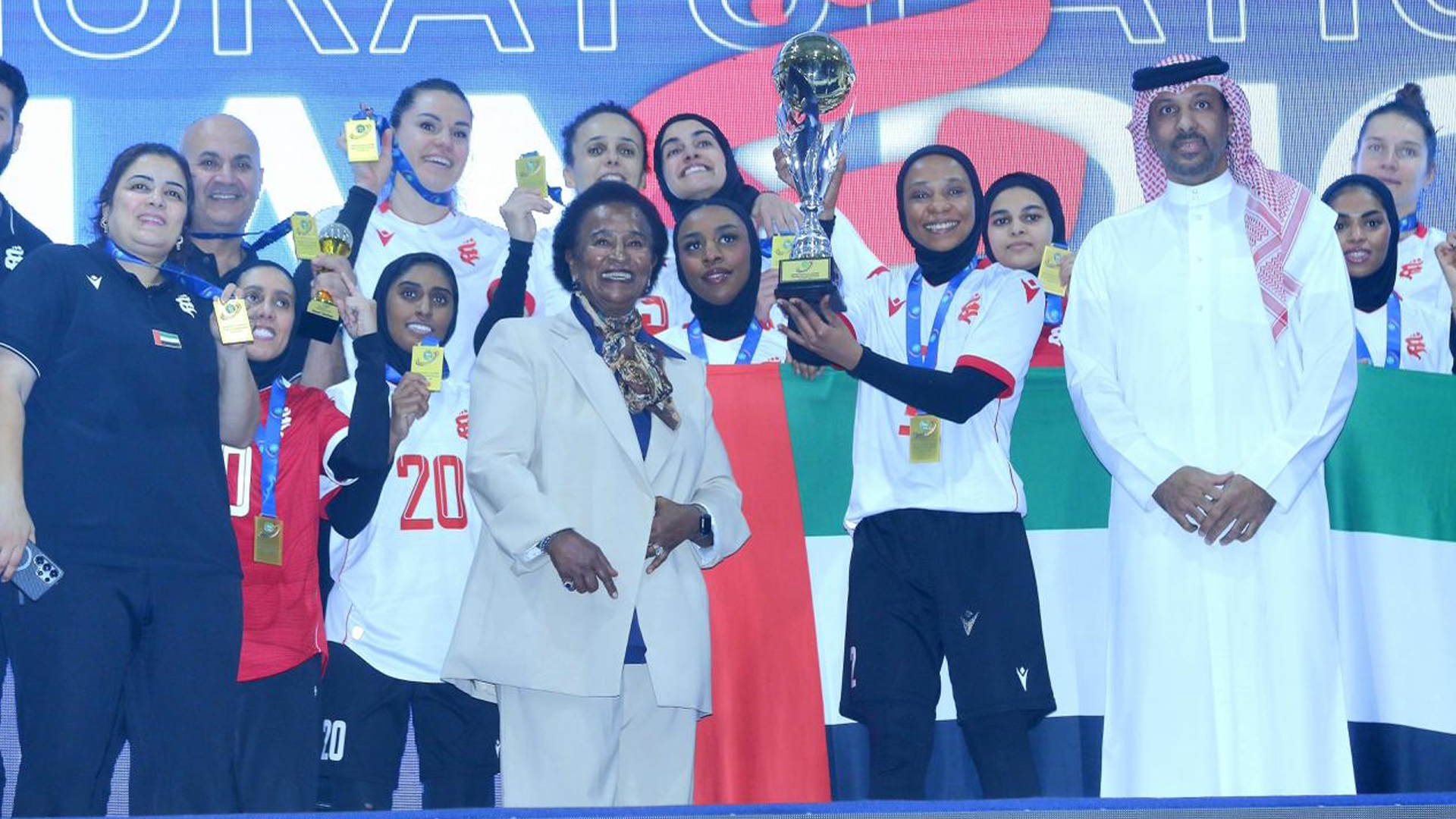 الشارقة يتوّج بلقب النسخة الأولى من #بطولة_غرب_آسيا_للسيدات_لكرة_الطائرة 