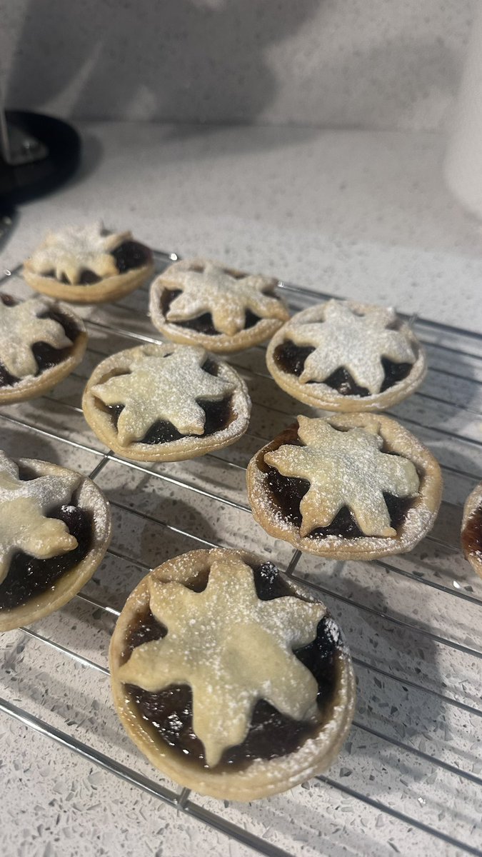 pvt_ak's tweet image. Made mince pies ! 
Well it is Christmas 🎅 
#food
#baking