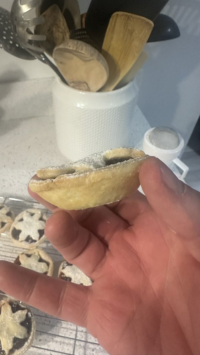 pvt_ak's tweet image. Made mince pies ! 
Well it is Christmas 🎅 
#food
#baking