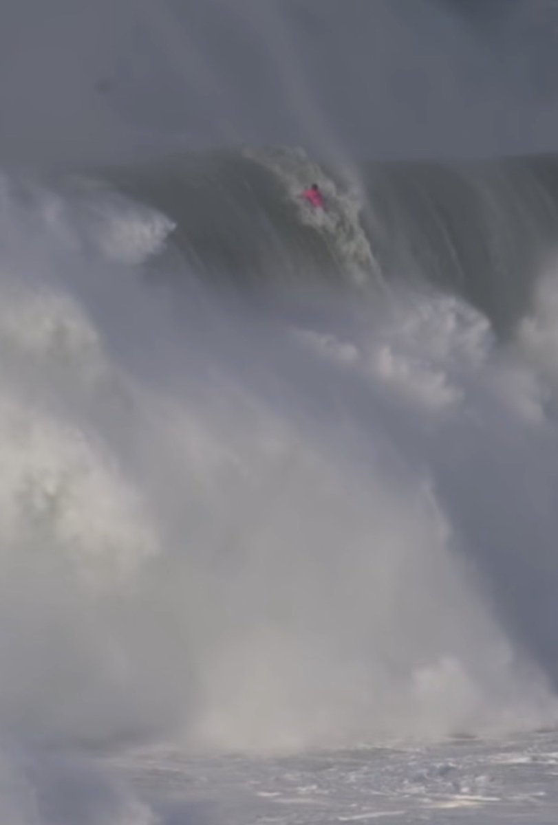 Nazaré Portugal! Luca’s Chumbo is an absolute stud! How does someone survive this?!