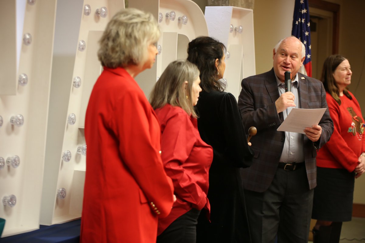 Ron Estes tweet media