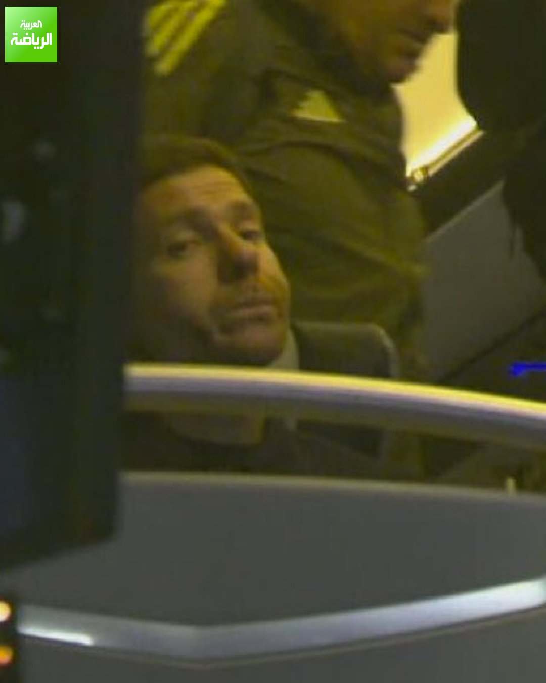 هكذا ظهر تشابي ألونسو عند وصوله لملعب ألافيس 