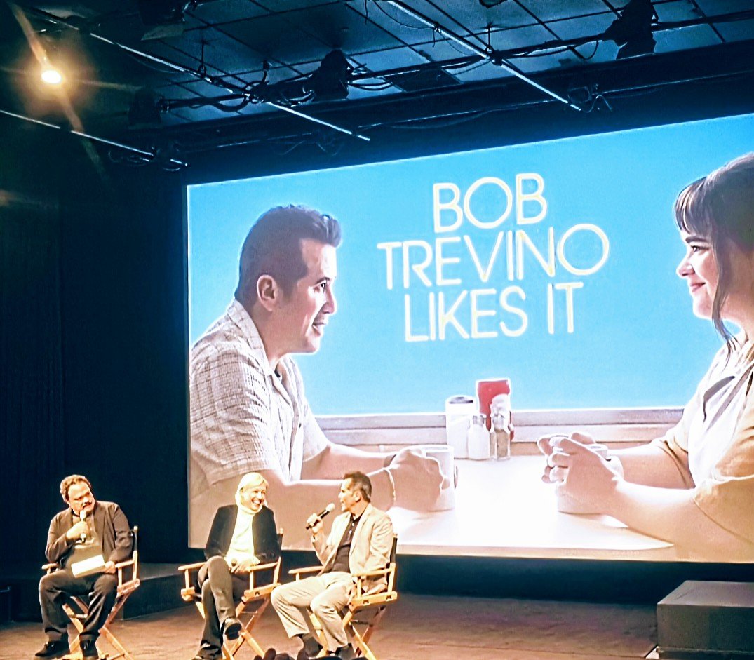 ReadySetOh's tweet image. Bob Trevino Likes It and so do I. Read Review on readysetoh.com/ready-set-show

#BobTrevinoLikesIt
#hulu

Photo Credit: Tania Amrod