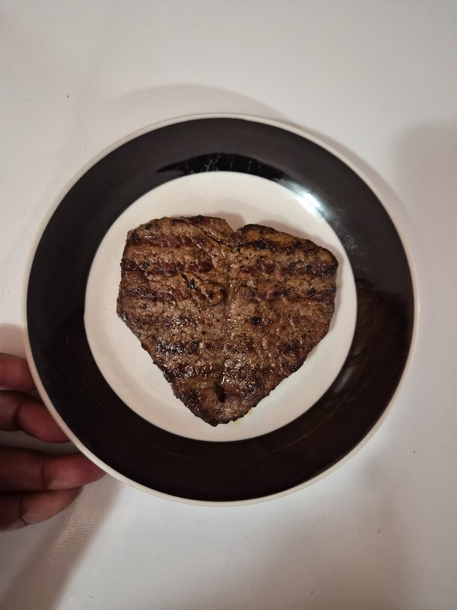 wikiddreamer's tweet image. When hubby @HevyArmz says "I made you a steak"
The steak: