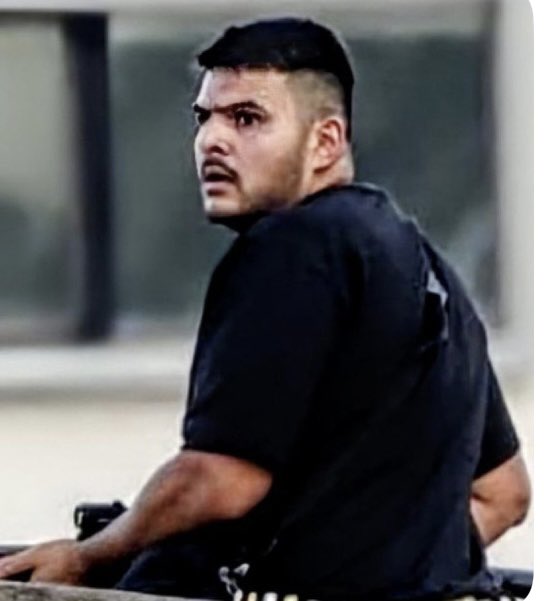 Australia deportó a Novak Djokovic por negarse a ser inyectado con la vacuna tóxica Covid.                                 A su vez aceptó el ingreso y permanecia del  terrorista Naveed Akram que junto a otro pakistaní asesino 12 personas. Con seguridad ESTABAN VACUNADOS contra