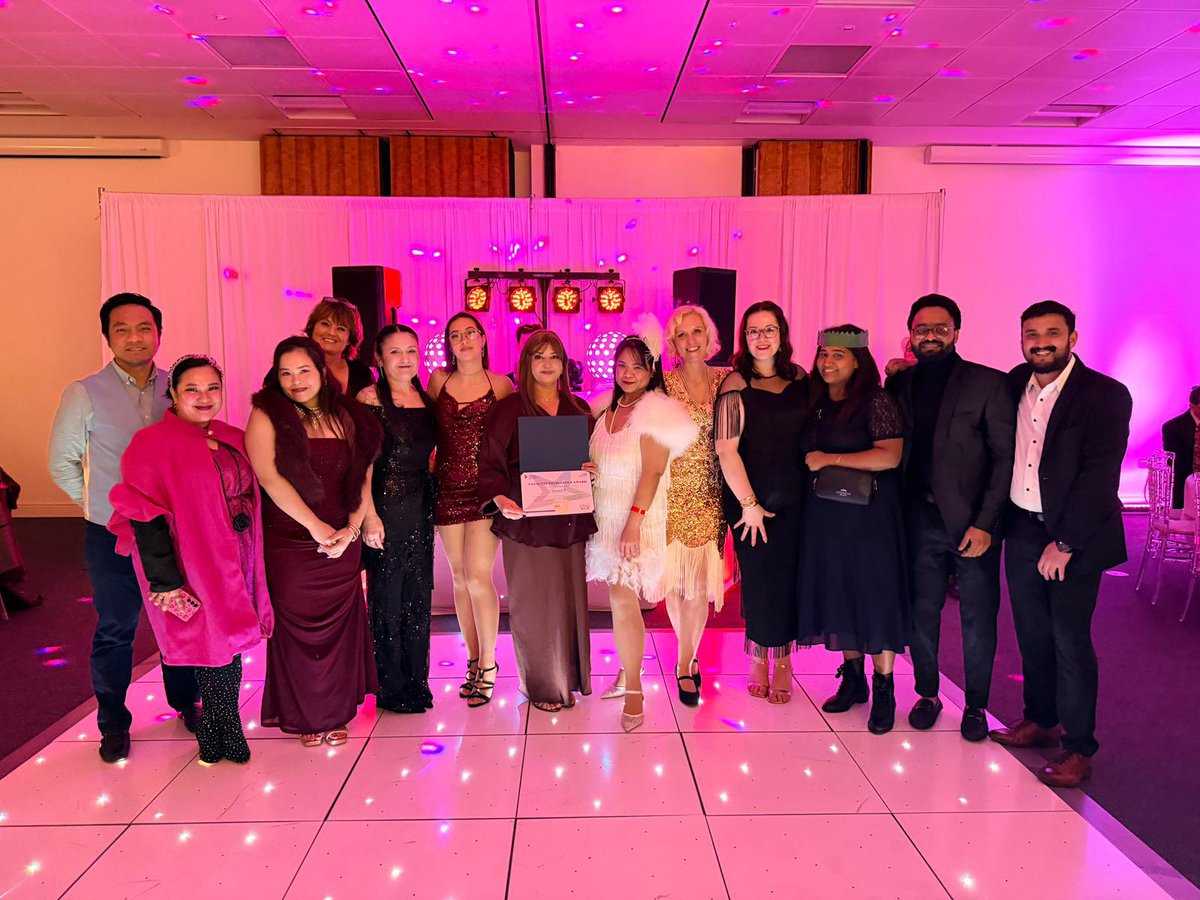 Ward 8 team in the Gr8 Gatsby themed year-end OPM party. 

Ward 8 is gr8 🥰