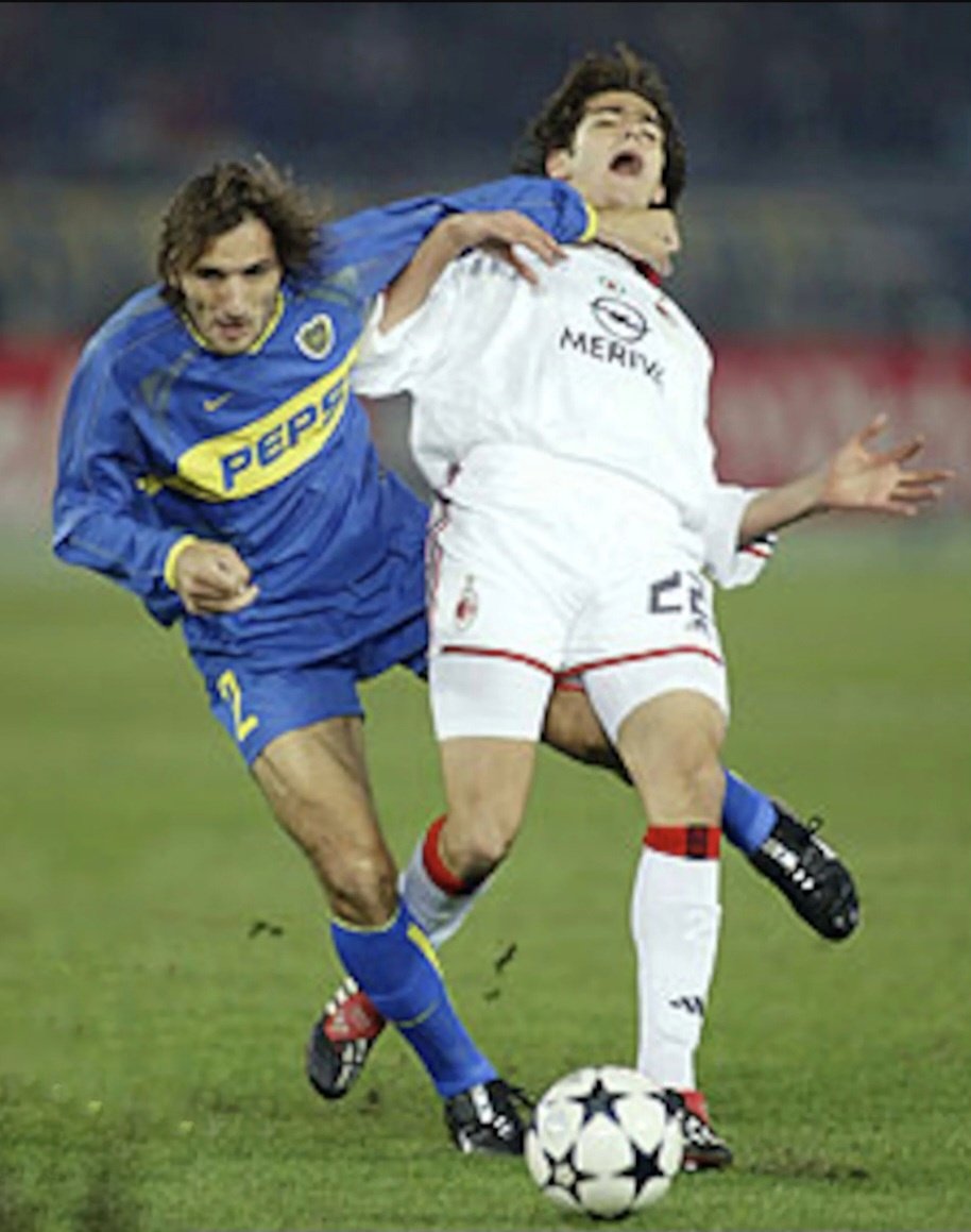 Hoy se cumplen 22y de la 3ra Conquista del Mundo. <a href="/BocaJrsOficial/">Boca Juniors</a> es huevo, fútbol y pasión. 

Conquistas del Xeneize por el Mundo:
1/8/1978 vs <a href="/borussia_en/">Gladbach</a>
28/11/2000 vs <a href="/realmadrid/">Real Madrid C.F.</a> 
14/12/2003 vs <a href="/acmilan/">AC Milan</a>

<a href="/LFC/">Liverpool FC</a> cuando quieras jugamos la final de 1978 que debés.