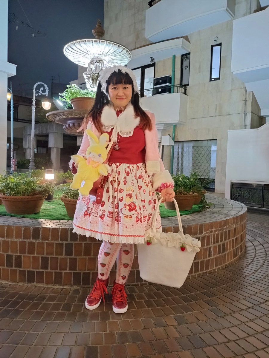 maisondemaimai's tweet photo. 冬のロリィタコーデ🩷❤️💛🤍✨
#ロリィタ #ロリィタコーデ #ロリィタファッション #ロリータ #ロリータコーデ #ロリータファッション #リリカルバニー #原宿 #angelicpretty #wintercode #fashion #原宿ファッション #harajukufashion #kawaiifashion https://t.co/IM2CIuZMWW