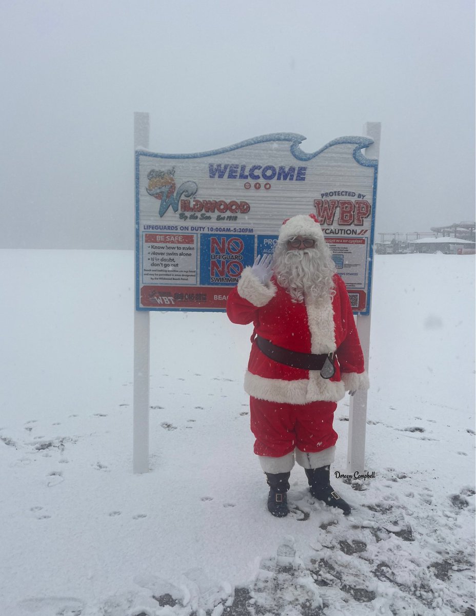 RAABELA's tweet photo. Santa enjoyed a nice walk on the snowy Wildwood beach and boardwalk early this morning! 🎅🏼❄️🎢#Wildwood #NJwx #snowonthebeach #wildwoodboardwalk #wildwoodnj #Santa @chris_sowers @6abcadamjoseph @NorEasterNick https://t.co/a99N5xUrRM