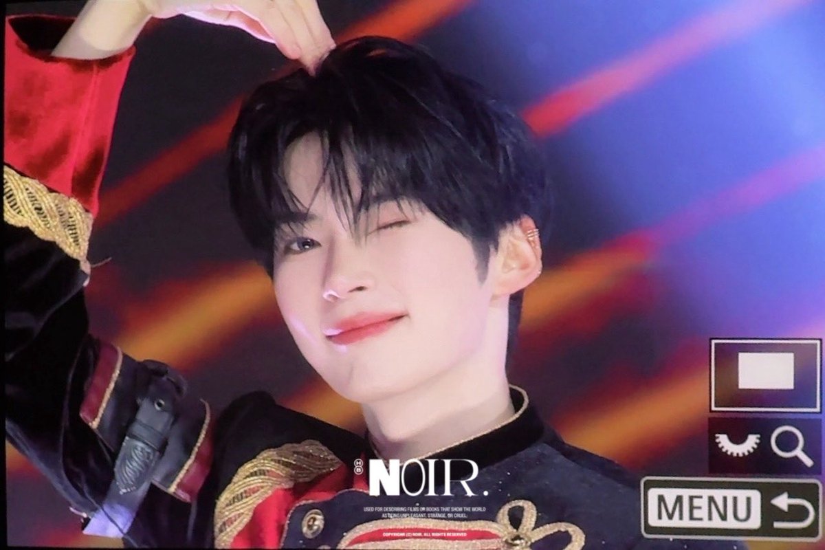 251214 완ㄷㅏ님..🖤

#성한빈 #SUNGHANBIN #ソンハンビン
#제로베이스원  #ZEROBASEONE      #ZB1