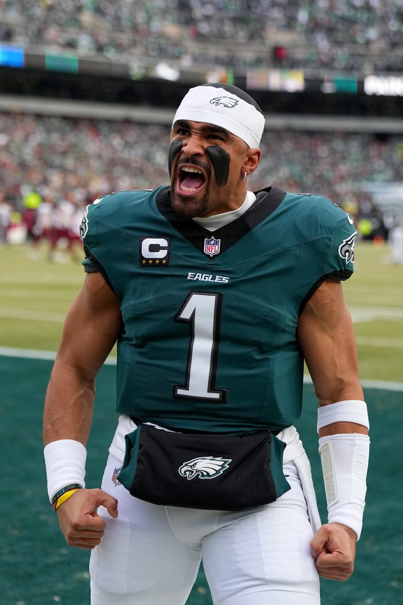 JalenCarterDPOY's tweet photo. PUT SOME RESPECT ON MY QB!

#FlyEaglesFly #Eagles https://t.co/8InUVYQDte