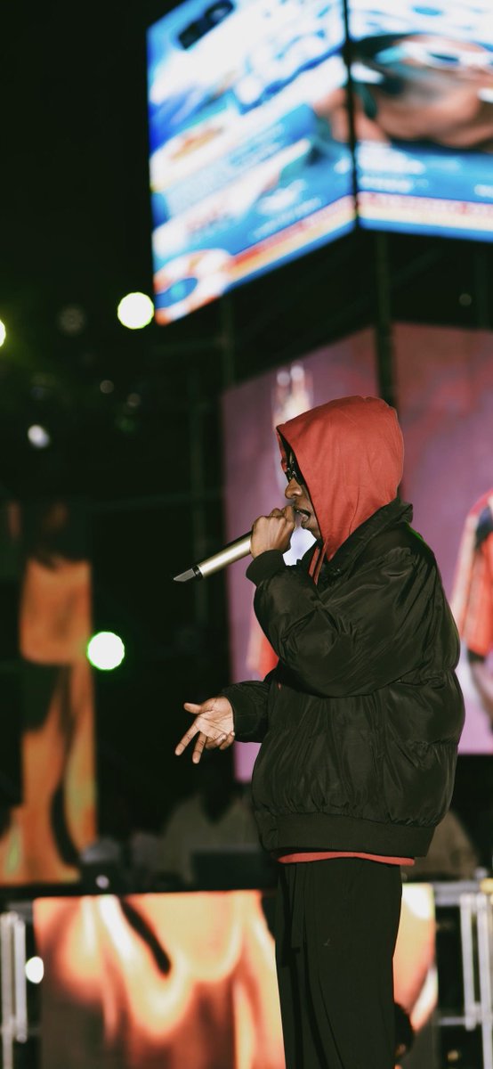 iam_ambroy's tweet image. Concert Mode 🎮