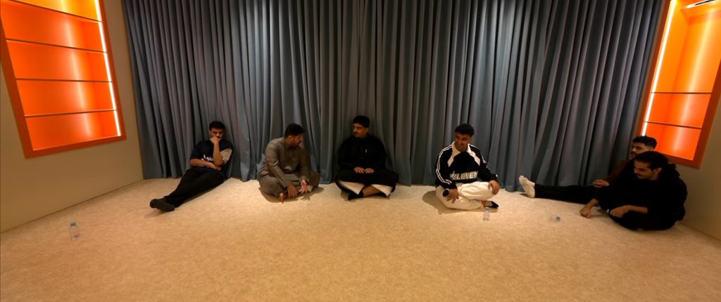 قولوا لهم اني استقبل اي طلب حالياً لاحياء البث