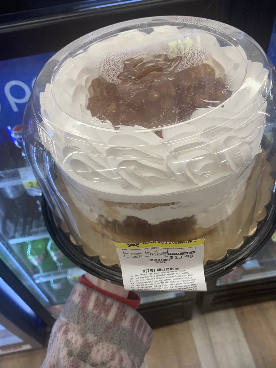 evershells's tweet image. Night: I hate myself! I need to be small again😠

Morning: RECOVERY!!! I LOVE CAKE &amp;amp; SUGAR😁