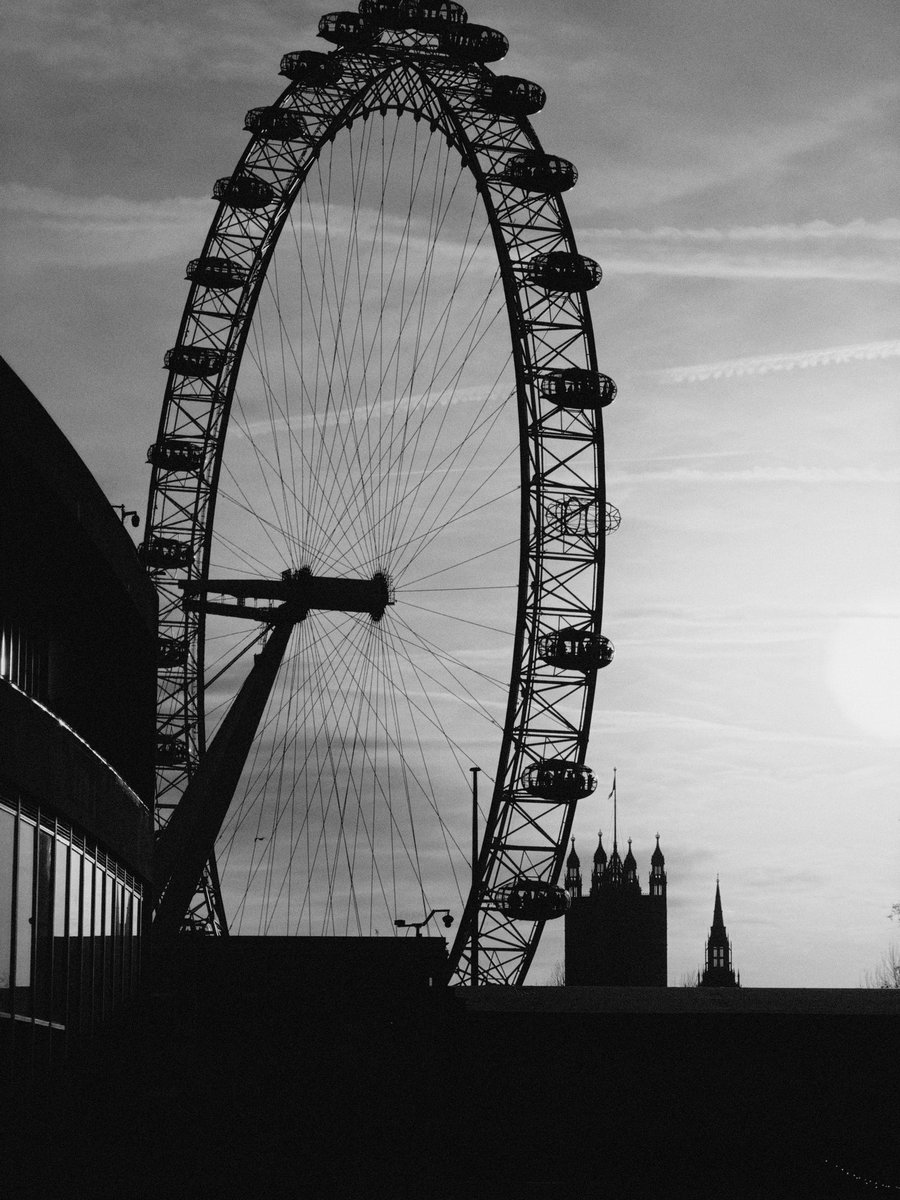 Alex Aperios tweet media