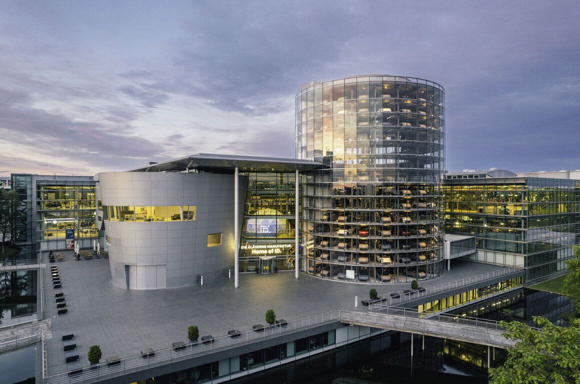 🇩🇪🇷🇺 📉 Volkswagen shuts down Dresden plant as German industry reels  

With an installed capacity to build up to 37,500 cars a year, Dresden plant’s closure comes against the backdrop of Germany’s broader deindustrialization, which started in 2022 when Berlin rejected the